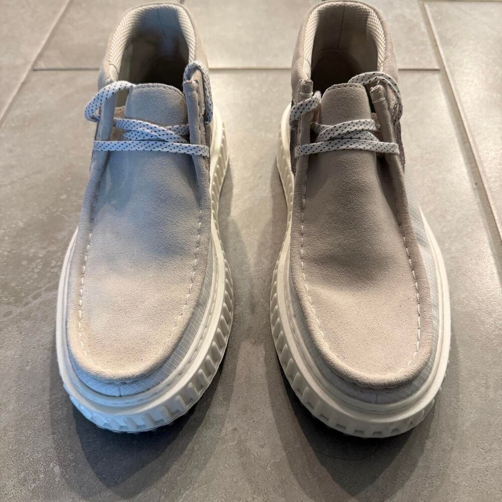 Clarks Men's Cream and Tan Trainers